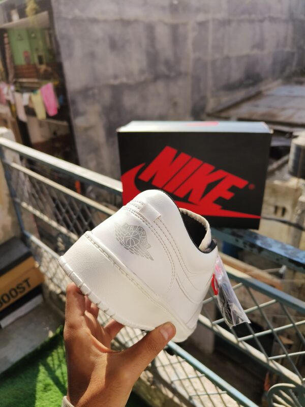 FIRST COPY NIKE AIR JORDAN 1 LOW FULL WHITE - Image 4