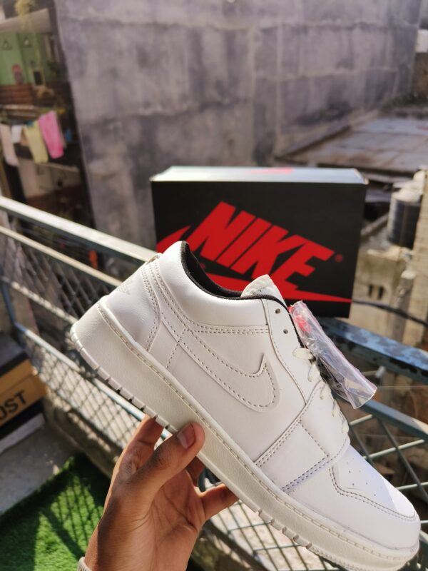 FIRST COPY NIKE AIR JORDAN 1 LOW FULL WHITE