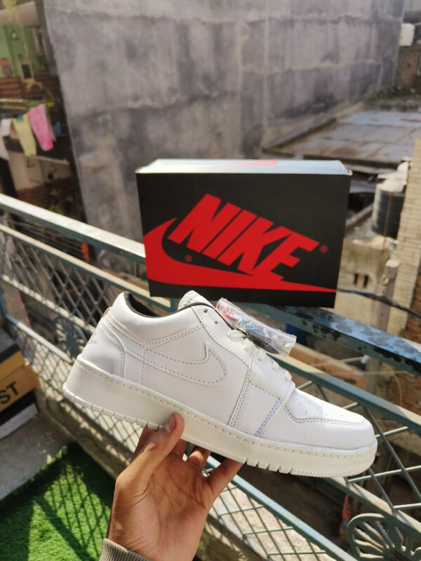 FIRST COPY NIKE AIR JORDAN 1 LOW FULL WHITE - Image 3