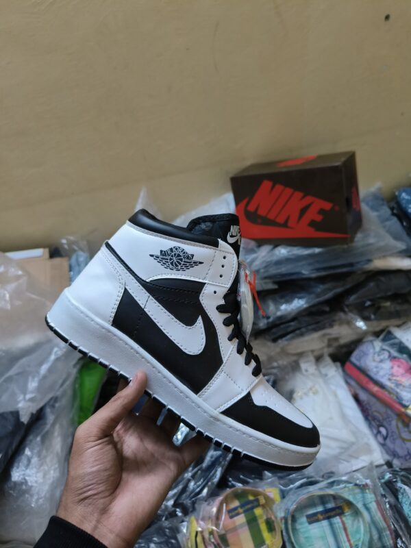 FIRST COPY NIKE JORDAN HIGH BLACK WHITE FOR MEN