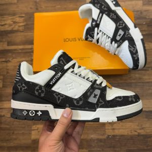 Louis Vuitton Trainer Black White First Copy Shoe — Men's
