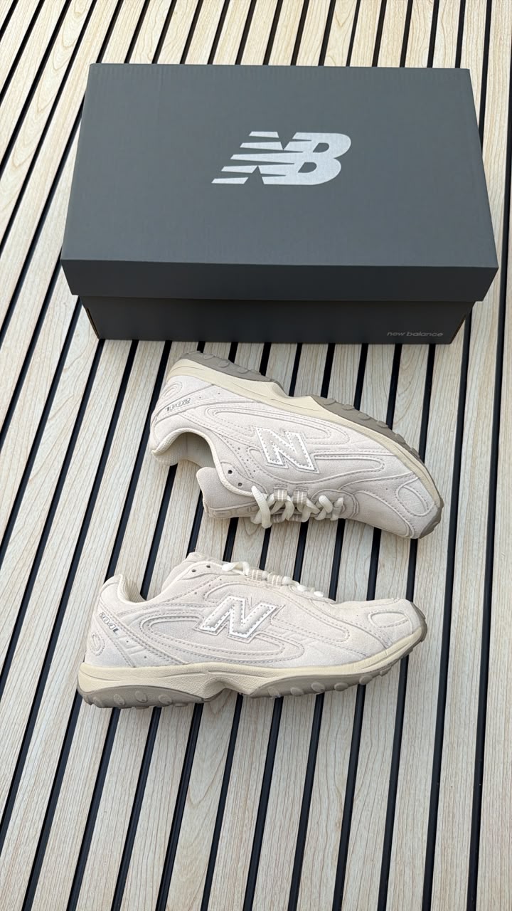 New Balance 204L Running Sneakers Pastel Pink / White Mesh First Copy Shoe Photo 1