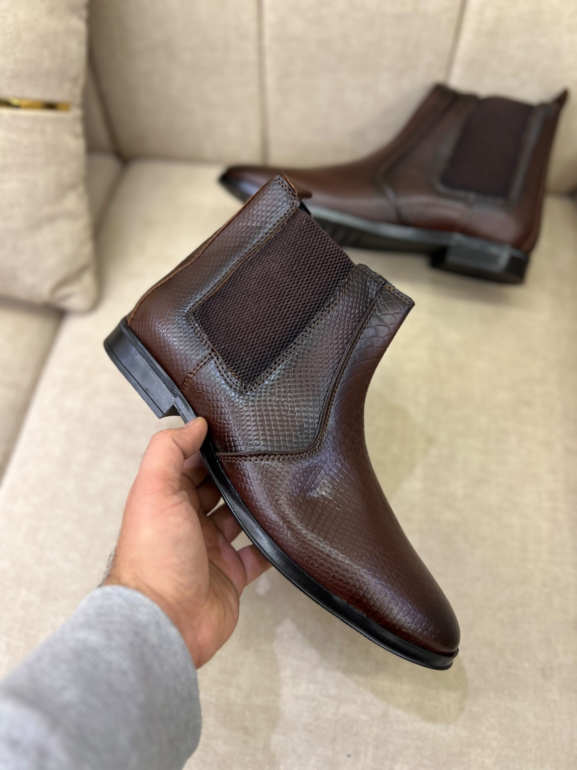 Guy Code Croco Cuban Heel Chelsea Boots Jet Black Croc-Embossed Leather First Copy Shoe Photo 4