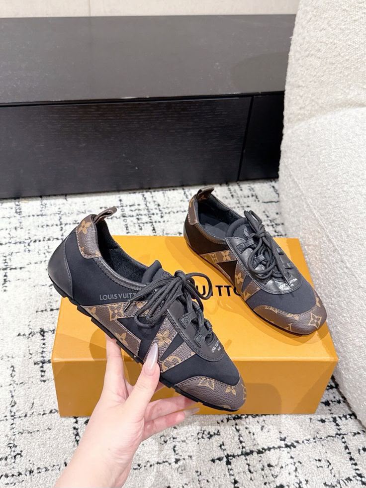 Louis Vuitton Sneakerina Monogram Black / Signature Monogram Details First Copy Shoe Photo 3