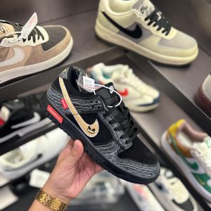 Nike SB Dunk Low Supreme Zebra First Copy Shoe — Men's
